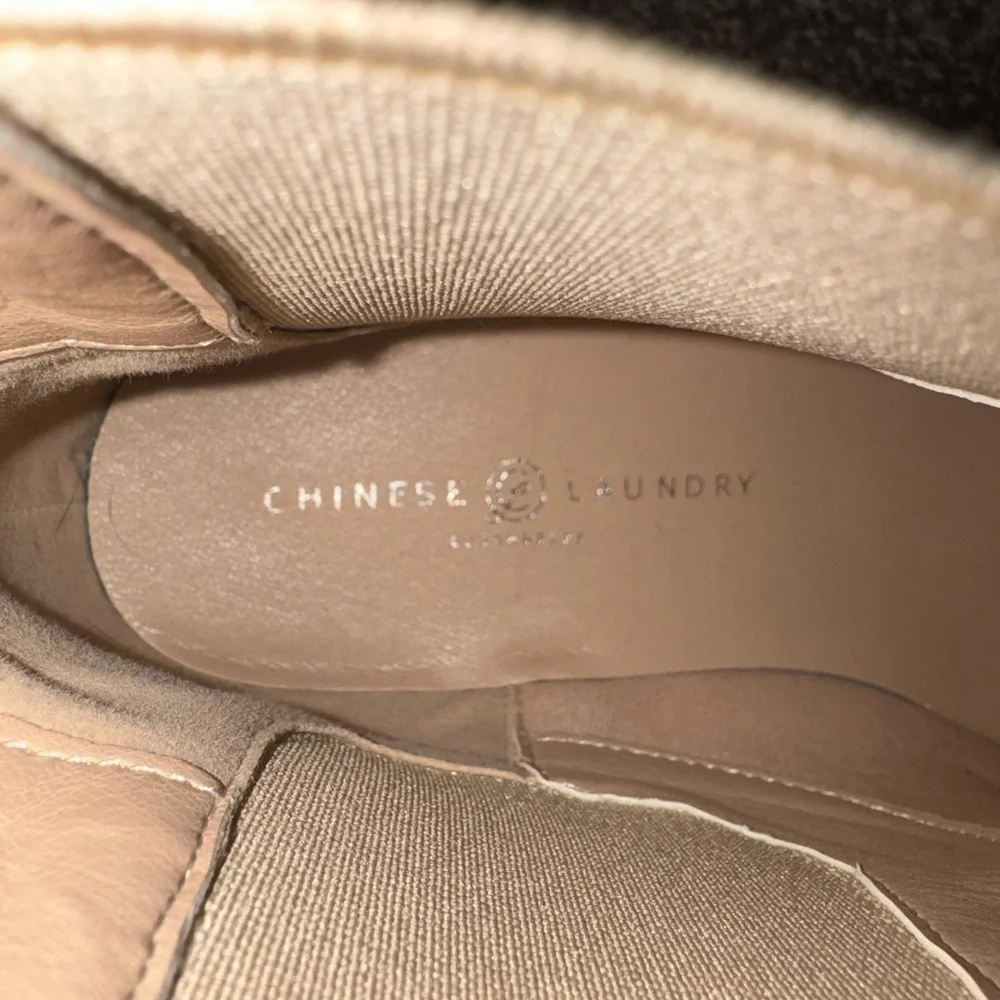 Chinese Laundry Women's Suede Chelsea Lug Sole Ankle Pull On Boots Beige Size 9